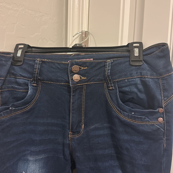 Jeans - Picture 2 of 4